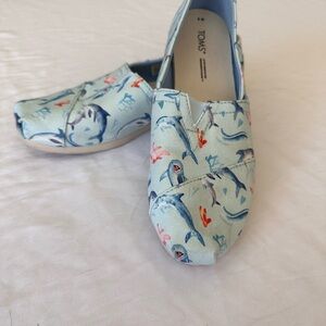 TOMS Women’s Aqua Alpargata Dolphin flat shoes NEW size 8